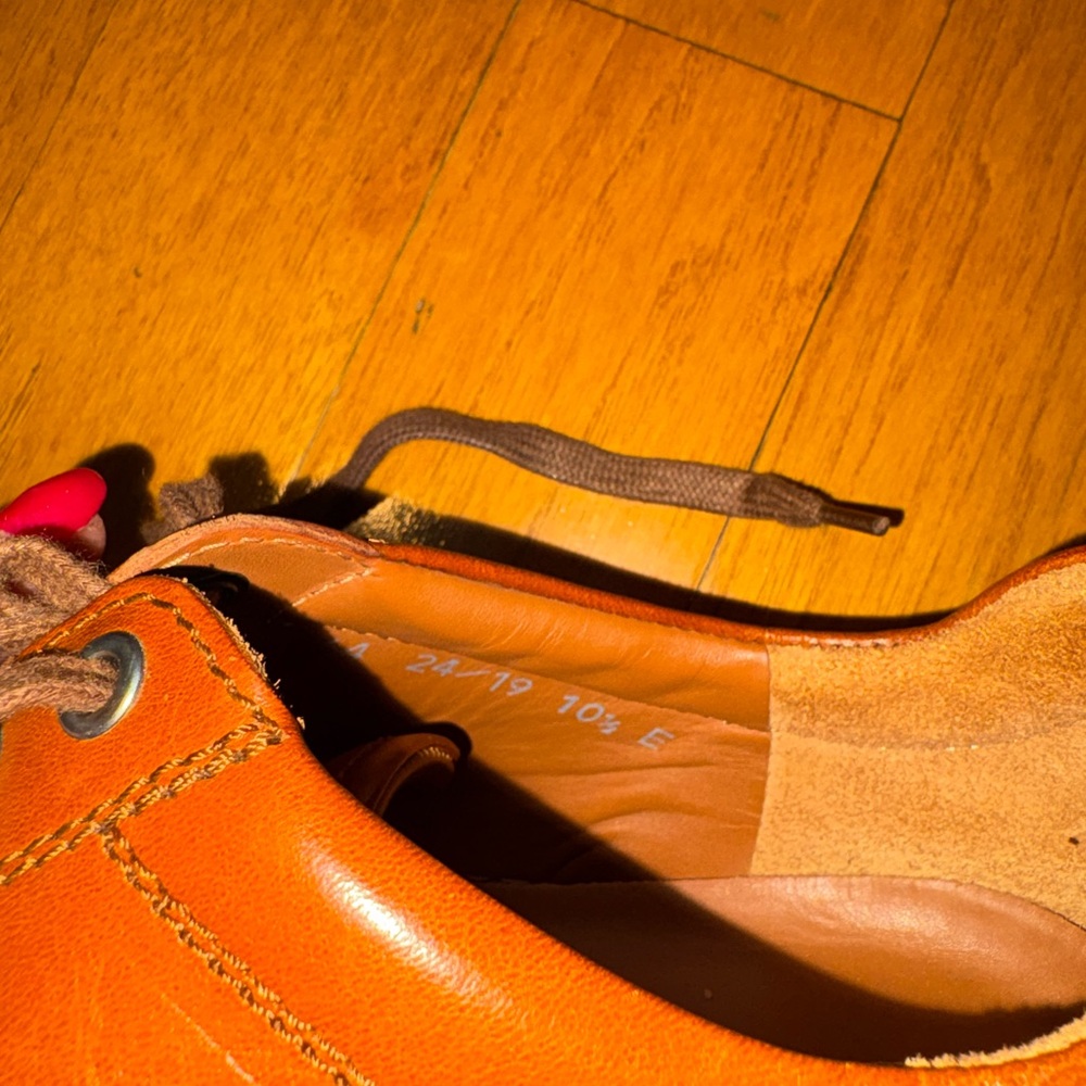 Allen Edmonds Tan Leather Sneakers with Fly Foam Inserts Made in Portugal - Picture 10 of 10